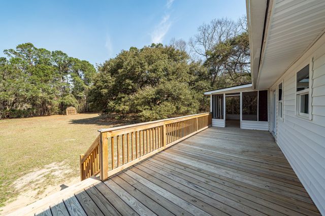 1124 Sallie Manigault Lane, Mcclellanville, SC 29458
