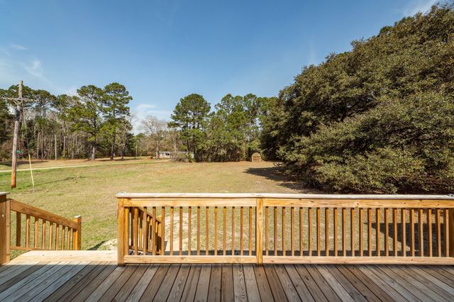 1124 Sallie Manigault Lane, Mcclellanville, SC 29458