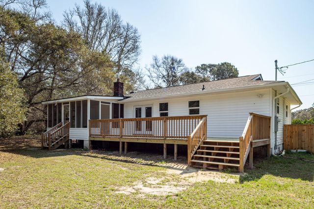 1124 Sallie Manigault Lane, Mcclellanville, SC 29458