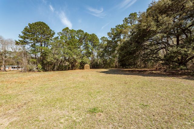 1124 Sallie Manigault Lane, Mcclellanville, SC 29458