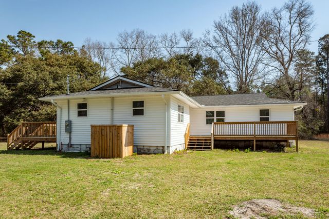 1124 Sallie Manigault Lane, Mcclellanville, SC 29458