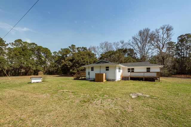 1124 Sallie Manigault Lane, Mcclellanville, SC 29458