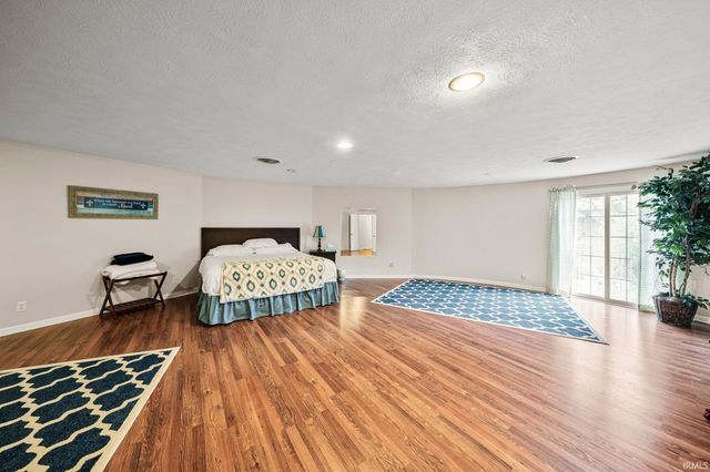 1517 Rosemary Lane, South Bend, IN 46637
