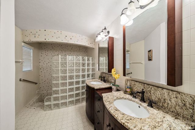 1517 Rosemary Lane, South Bend, IN 46637
