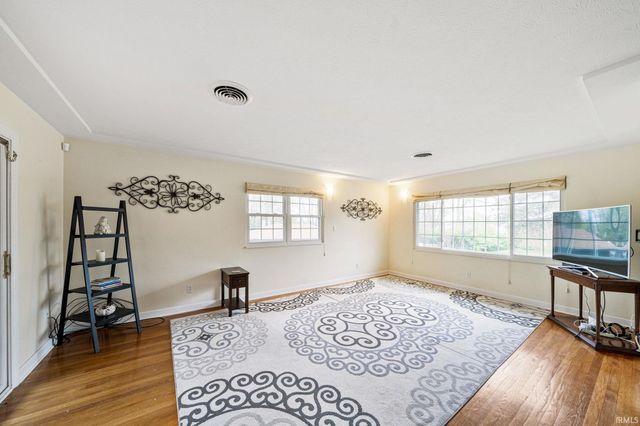 1517 Rosemary Lane, South Bend, IN 46637