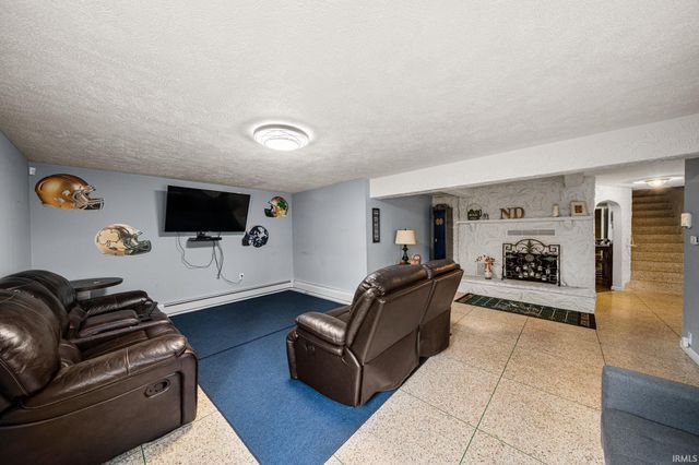 1517 Rosemary Lane, South Bend, IN 46637