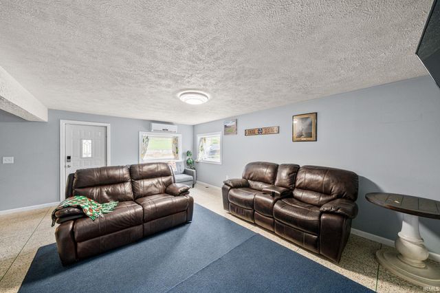 1517 Rosemary Lane, South Bend, IN 46637