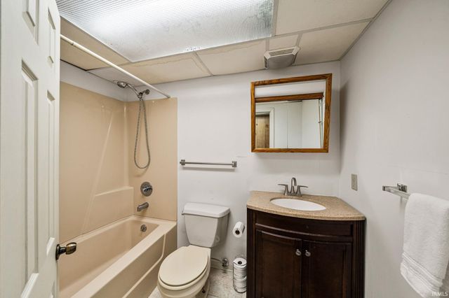 1517 Rosemary Lane, South Bend, IN 46637