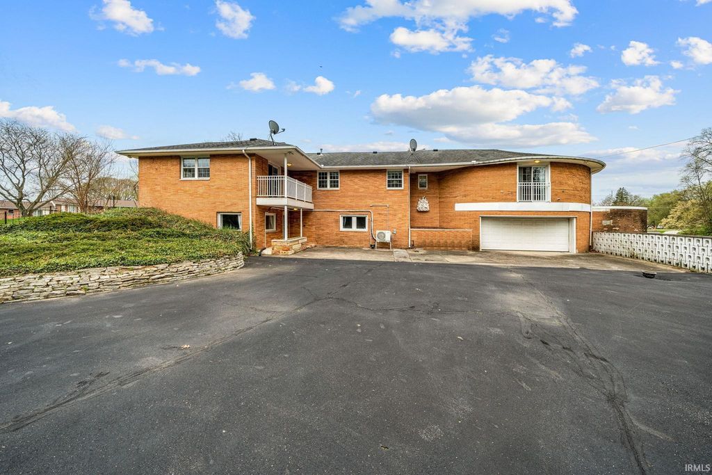 1517 Rosemary Lane, South Bend, IN 46637