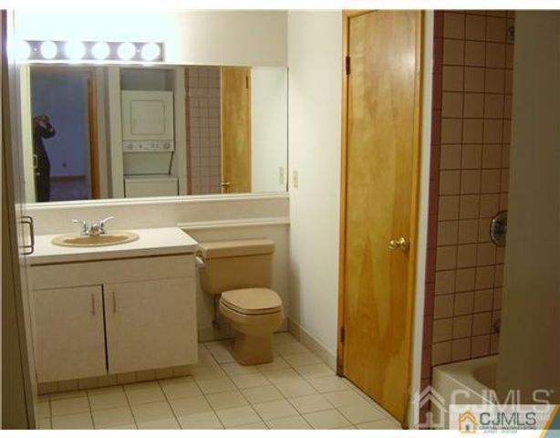 54 Loring Avenue 1, Edison, NJ 08817