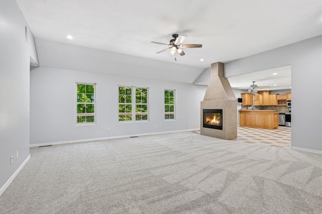 200 Ridgefield Court, Ozark, MO 65721