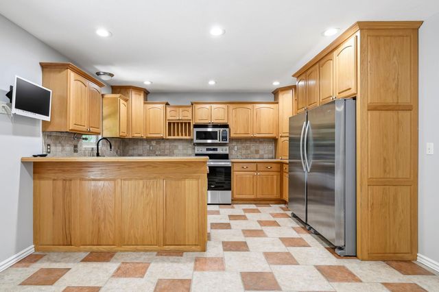 200 Ridgefield Court, Ozark, MO 65721