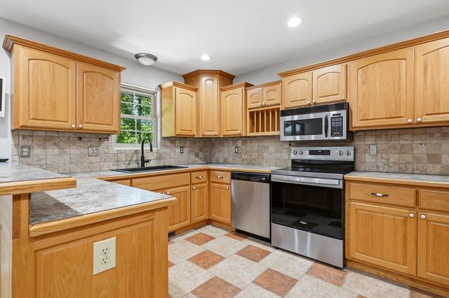 200 Ridgefield Court, Ozark, MO 65721