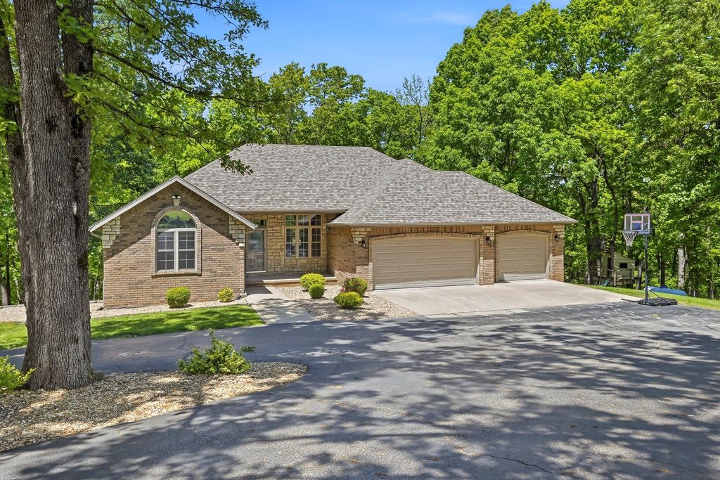 200 Ridgefield Court, Ozark, MO 65721
