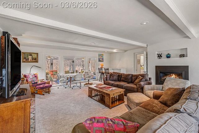 9667 Burning Tree Drive, Grand Blanc, MI 48439