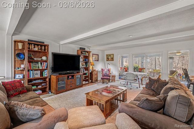 9667 Burning Tree Drive, Grand Blanc, MI 48439