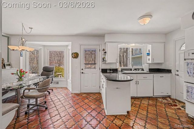 9667 Burning Tree Drive, Grand Blanc, MI 48439