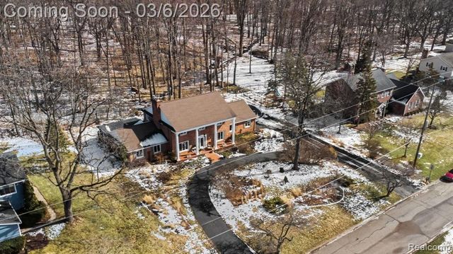 9667 Burning Tree Drive, Grand Blanc, MI 48439