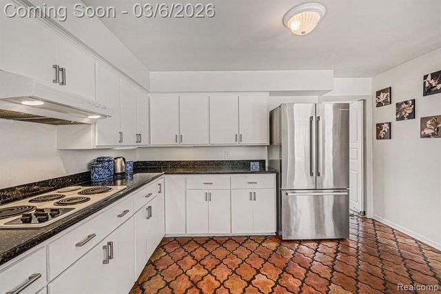 9667 Burning Tree Drive, Grand Blanc, MI 48439