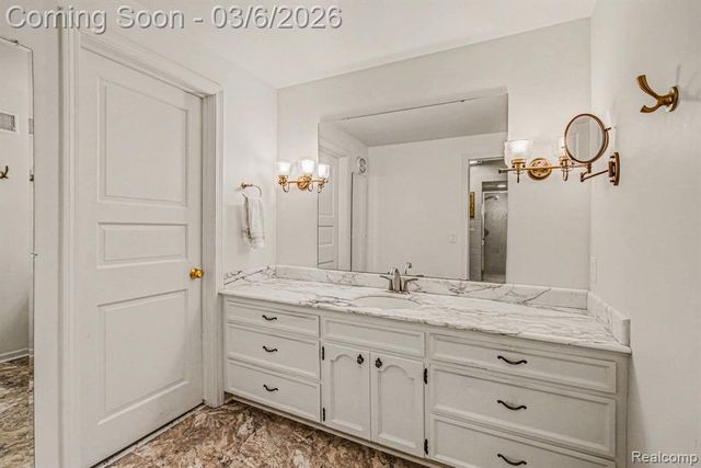 9667 Burning Tree Drive, Grand Blanc, MI 48439