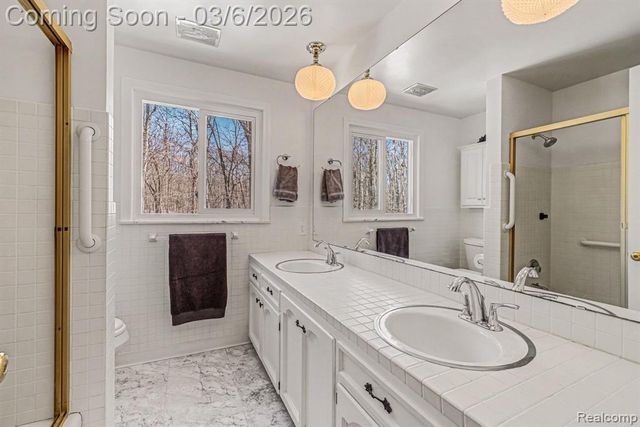 9667 Burning Tree Drive, Grand Blanc, MI 48439