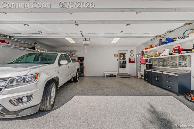 9667 Burning Tree Drive, Grand Blanc, MI 48439