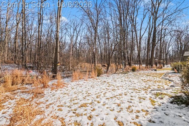 9667 Burning Tree Drive, Grand Blanc, MI 48439