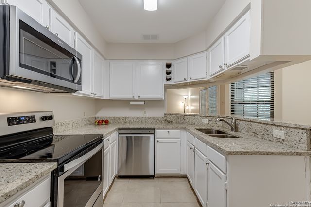 10955 Wurzbach Rd Apt 112, San Antonio, TX 78230