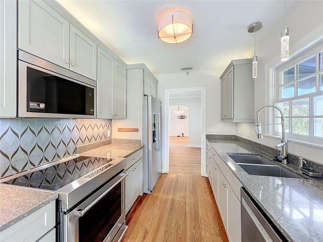 1607 DELANEY AVENUE, Orlando, FL 32806