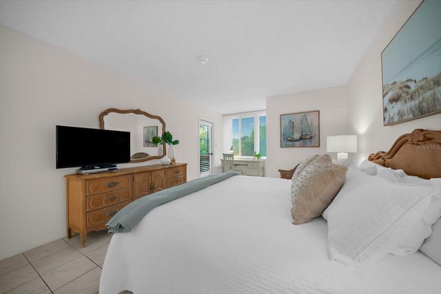 843 BAYPORT WAY 843, Longboat Key, FL 34228