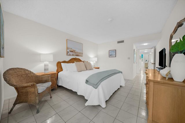 843 BAYPORT WAY 843, Longboat Key, FL 34228
