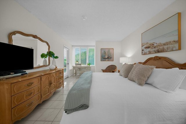 843 BAYPORT WAY 843, Longboat Key, FL 34228