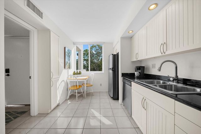 843 BAYPORT WAY 843, Longboat Key, FL 34228