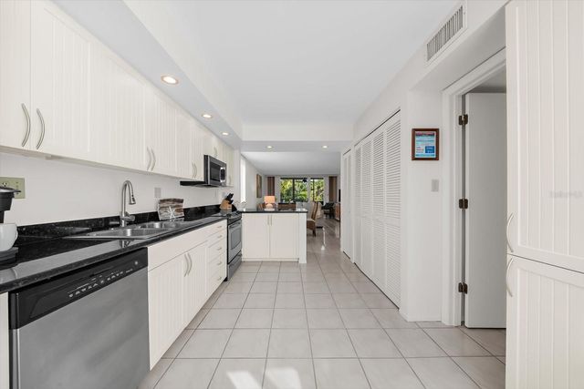 843 BAYPORT WAY 843, Longboat Key, FL 34228