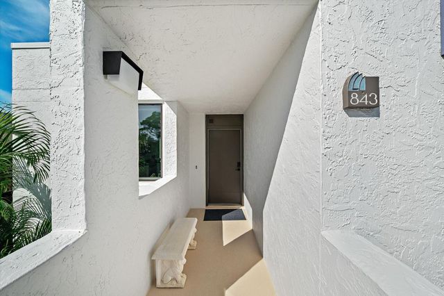 843 BAYPORT WAY 843, Longboat Key, FL 34228