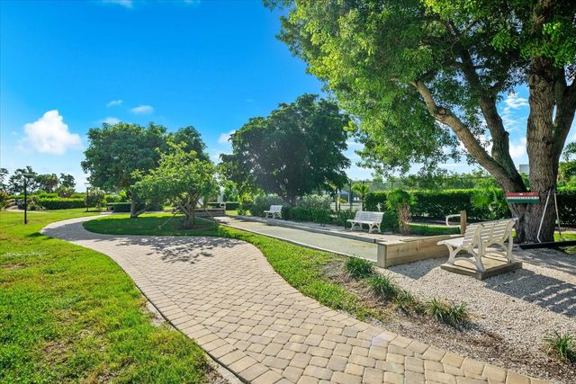 843 BAYPORT WAY 843, Longboat Key, FL 34228