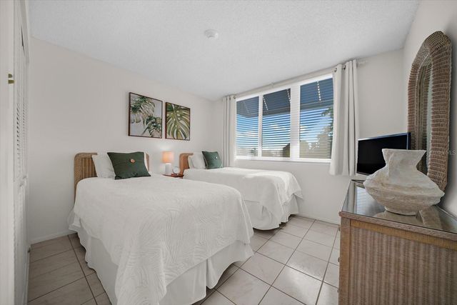 843 BAYPORT WAY 843, Longboat Key, FL 34228
