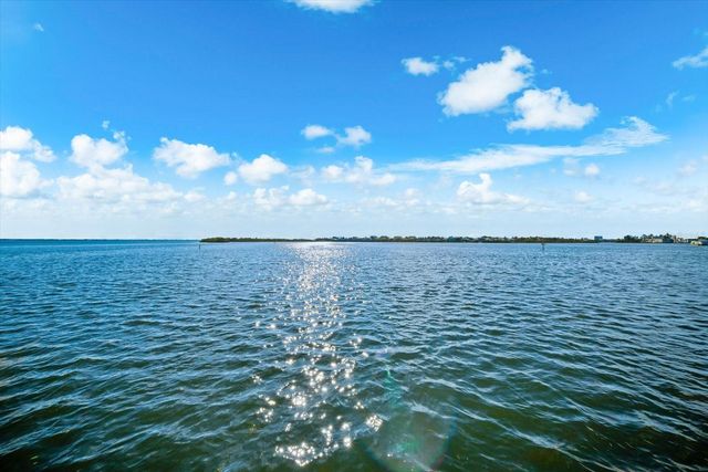 843 BAYPORT WAY 843, Longboat Key, FL 34228