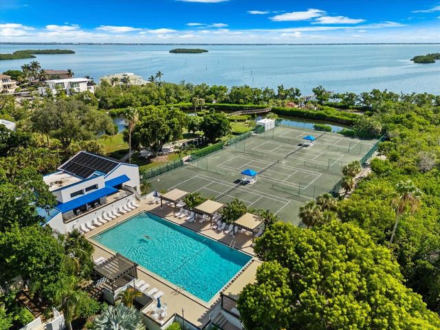 843 BAYPORT WAY 843, Longboat Key, FL 34228