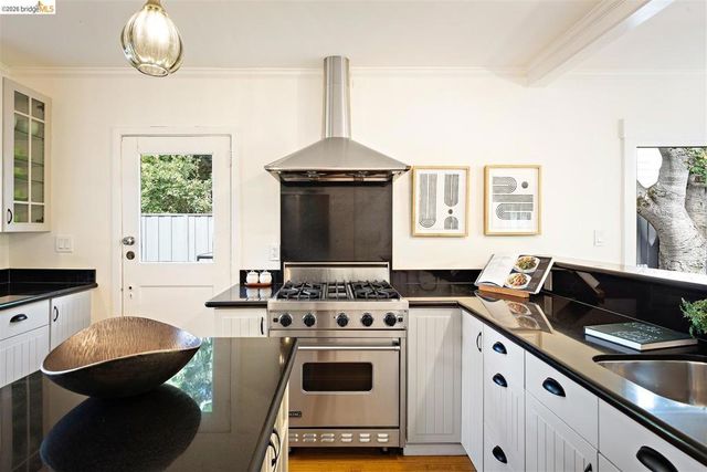 355 Arlington Ave, Berkeley, CA 94707