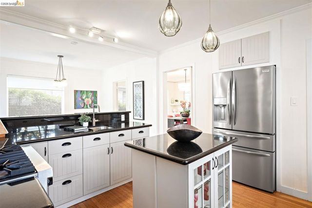 355 Arlington Ave, Berkeley, CA 94707