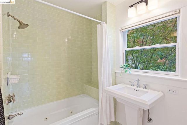 355 Arlington Ave, Berkeley, CA 94707