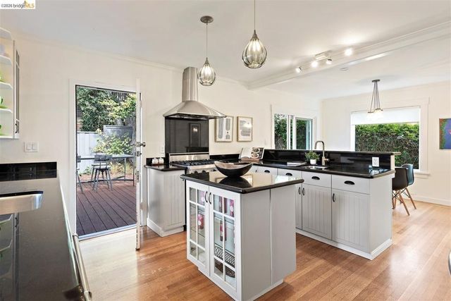 355 Arlington Ave, Berkeley, CA 94707