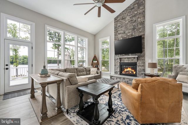120 FAIRVIEW DR, Mineral, VA 23117