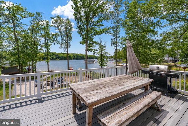 120 FAIRVIEW DR, Mineral, VA 23117