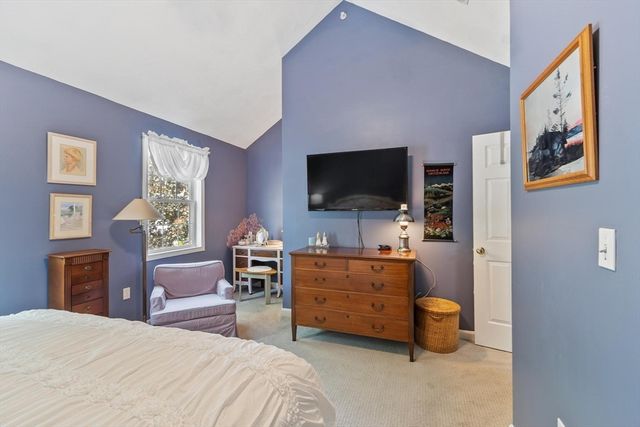 41 Fairway Dr 41, Tewksbury, MA 01876