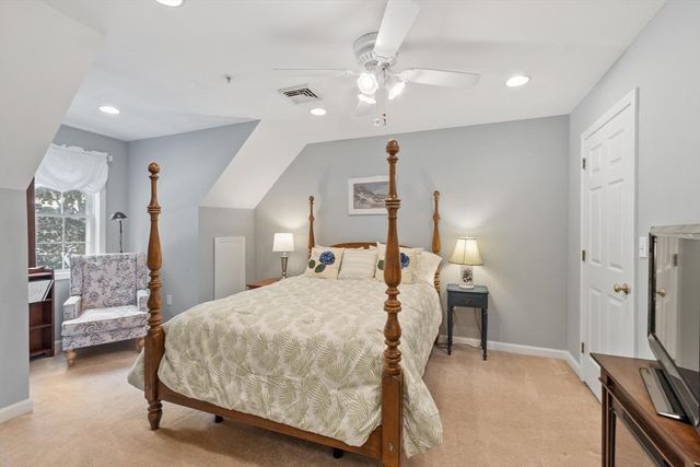41 Fairway Dr 41, Tewksbury, MA 01876