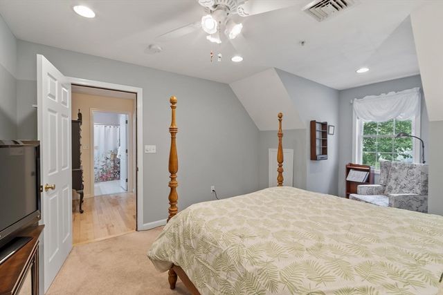 41 Fairway Dr 41, Tewksbury, MA 01876