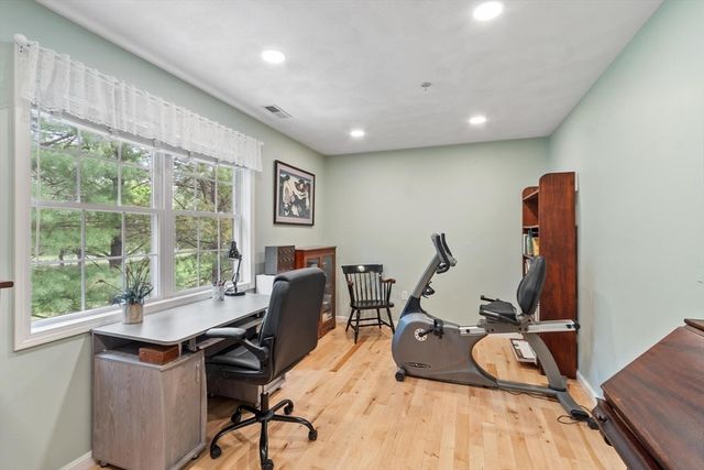 41 Fairway Dr 41, Tewksbury, MA 01876