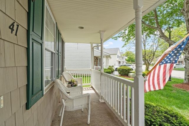41 Fairway Dr 41, Tewksbury, MA 01876